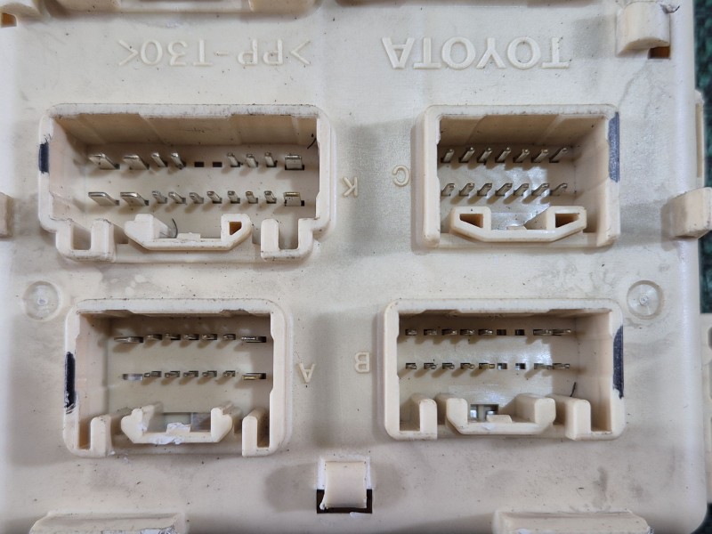 Recambio de caja reles / fusibles para lexus rx (_u3_) 400h awd (mhu38_) referencia OEM IAM   