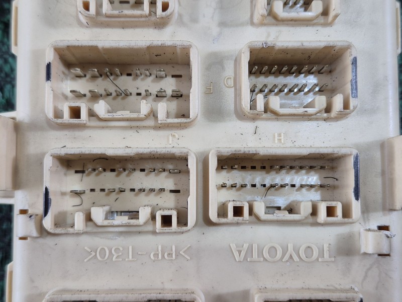 Recambio de caja reles / fusibles para lexus rx (_u3_) 400h awd (mhu38_) referencia OEM IAM   