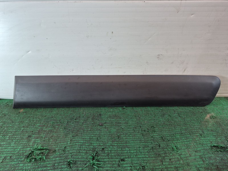 Recambio de molduras traseras para peugeot partner furgón/monospace 1.6 bluehdi 100 referencia OEM IAM 9681645077 96834294 96816
