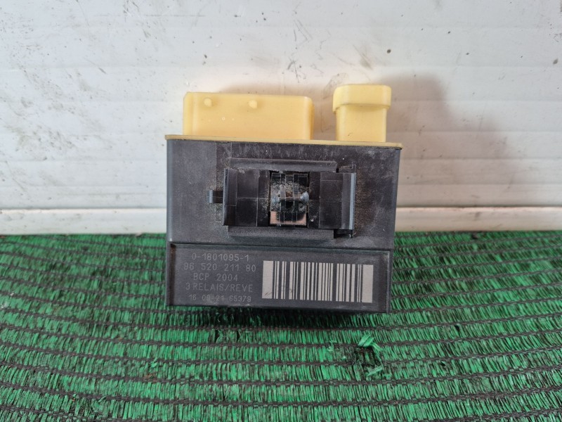 Recambio de caja precalentamiento para peugeot partner furgón/monospace 1.6 bluehdi 100 referencia OEM IAM 0-1801095-1 965202118