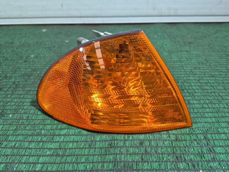Recambio de piloto delantero derecho para bmw serie 3 berlina (e46) 320d referencia OEM IAM 1315106141 0311328002 6902766A