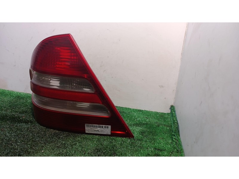 Recambio de piloto trasero izquierdo para mercedes-benz clase c (w203) berlina referencia OEM IAM   