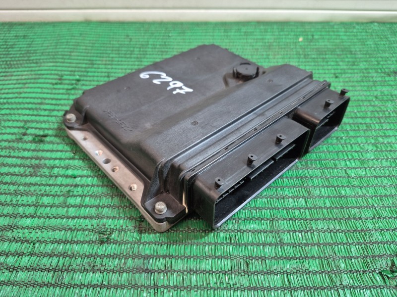 Recambio de centralita motor uce para toyota auris (_e15_) 1.6 (zre151_) referencia OEM IAM 8966102E71 MB2753000240 8966102E71