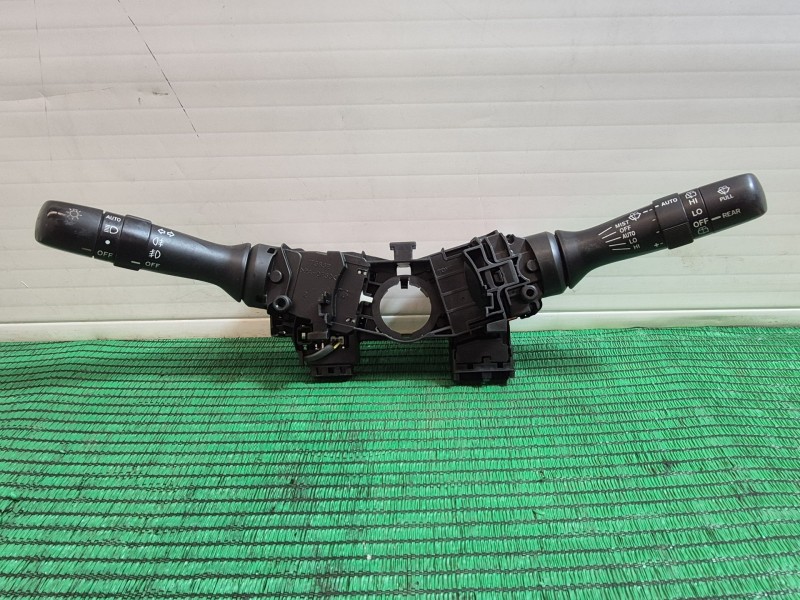 Recambio de mando limpia para toyota auris (_e15_) 1.6 (zre151_) referencia OEM IAM   