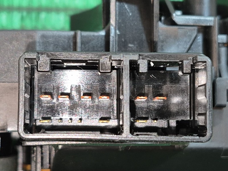 Recambio de mando limpia para toyota auris (_e15_) 1.6 (zre151_) referencia OEM IAM   