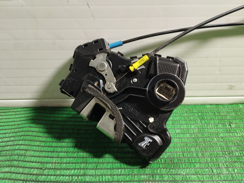 Recambio de cerradura puerta delantera derecha para toyota auris (_e15_) 1.6 (zre151_) referencia OEM IAM   