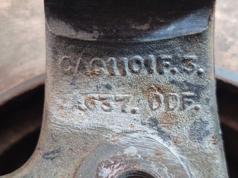 Recambio de mangueta delantera izquierda para jaguar xj sovereign v12 referencia OEM IAM   