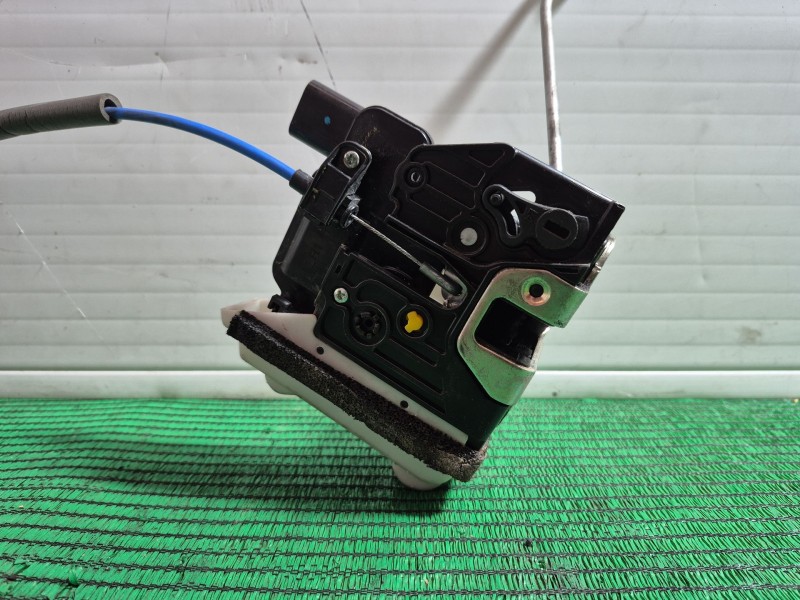 Recambio de cerradura puerta trasera izquierda para kia rio iii (ub) 1.1 crdi referencia OEM IAM   