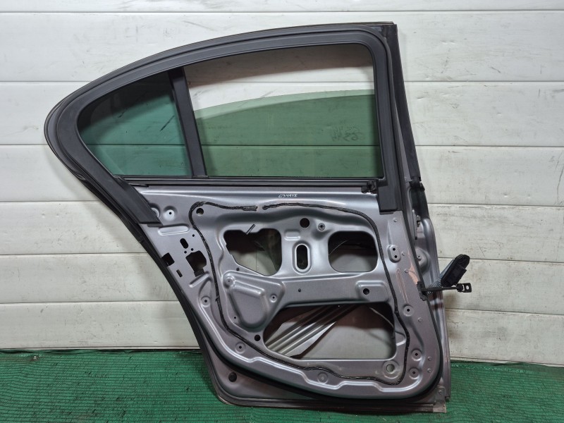 Recambio de puerta trasera izquierda para bmw 5 (f10) 525 d xdrive referencia OEM IAM   