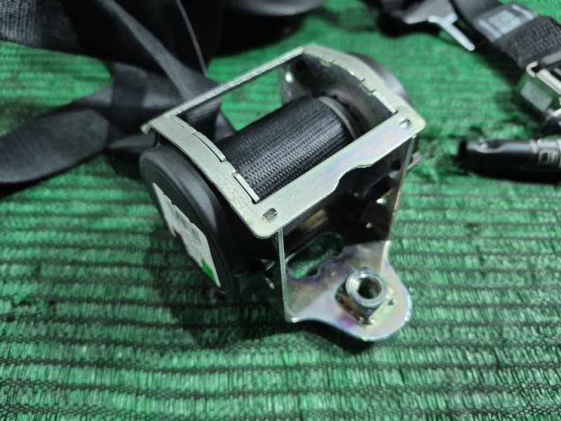 Recambio de cinturon seguridad delantero derecho para bmw 5 (f10) 525 d xdrive referencia OEM IAM   