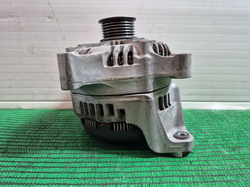 Recambio de alternador para bmw 5 (f10) 525 d xdrive referencia OEM IAM   