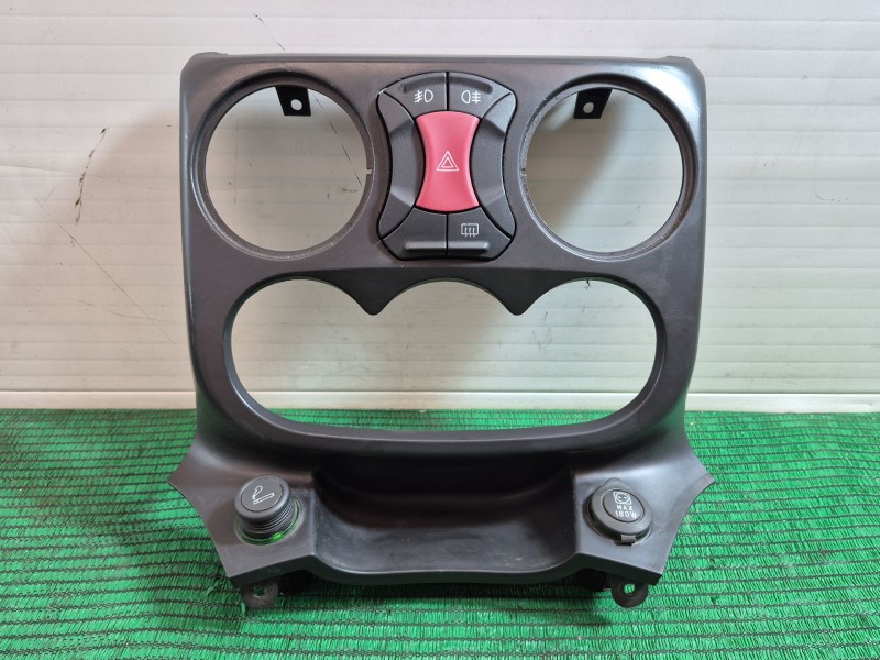 Recambio de moldura salpicadero para peugeot partner furgón/monospace 1.6 bluehdi 100 referencia OEM IAM   