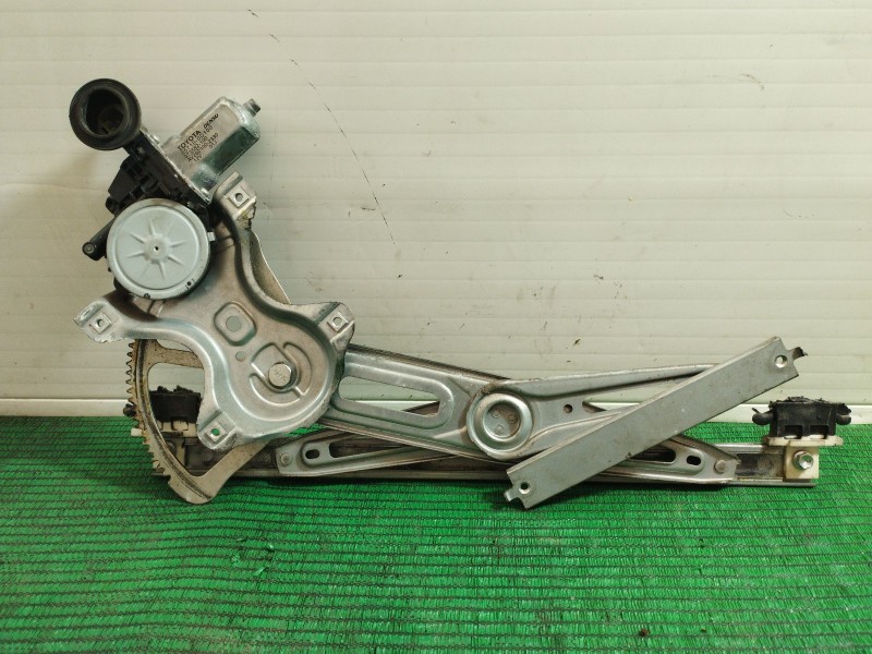 Recambio de elevalunas delantero derecho para toyota auris (_e15_) 1.6 (zre151_) referencia OEM IAM   