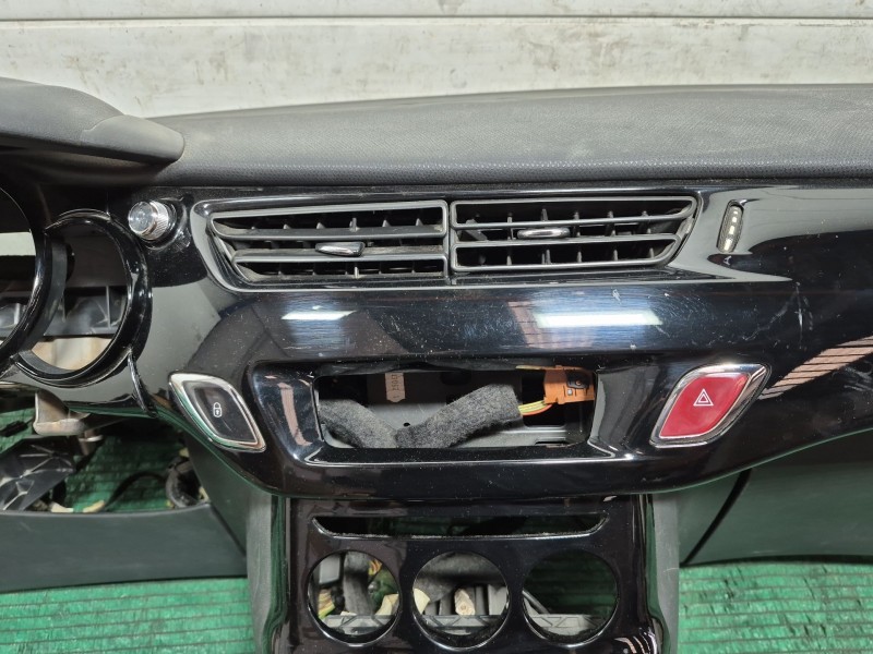 Recambio de salpicadero para citroën c3 ii (sc_) 1.2 vti 82 referencia OEM IAM   