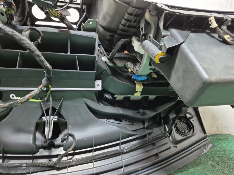 Recambio de salpicadero para citroën c3 ii (sc_) 1.2 vti 82 referencia OEM IAM   