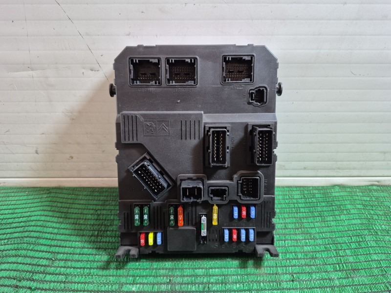 Recambio de caja reles / fusibles para citroën xsara picasso (n68) 1.6 referencia OEM IAM 9653667580 S118085320E BSIE0100