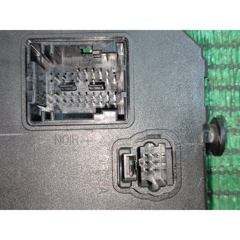 Recambio de caja reles / fusibles para citroën xsara picasso (n68) 1.6 referencia OEM IAM 9653667580 S118085320E BSIE0100