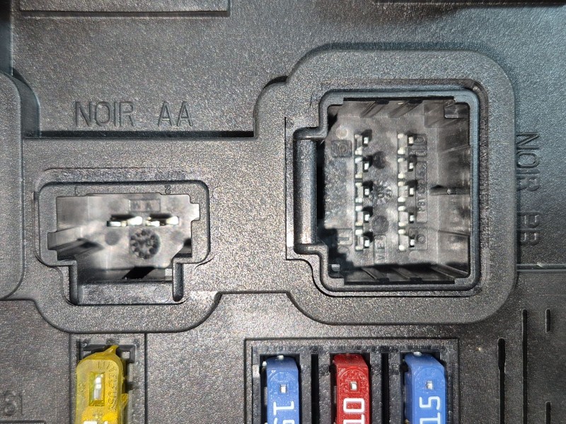 Recambio de caja reles / fusibles para citroën xsara picasso (n68) 1.6 referencia OEM IAM 9653667580 S118085320E BSIE0100