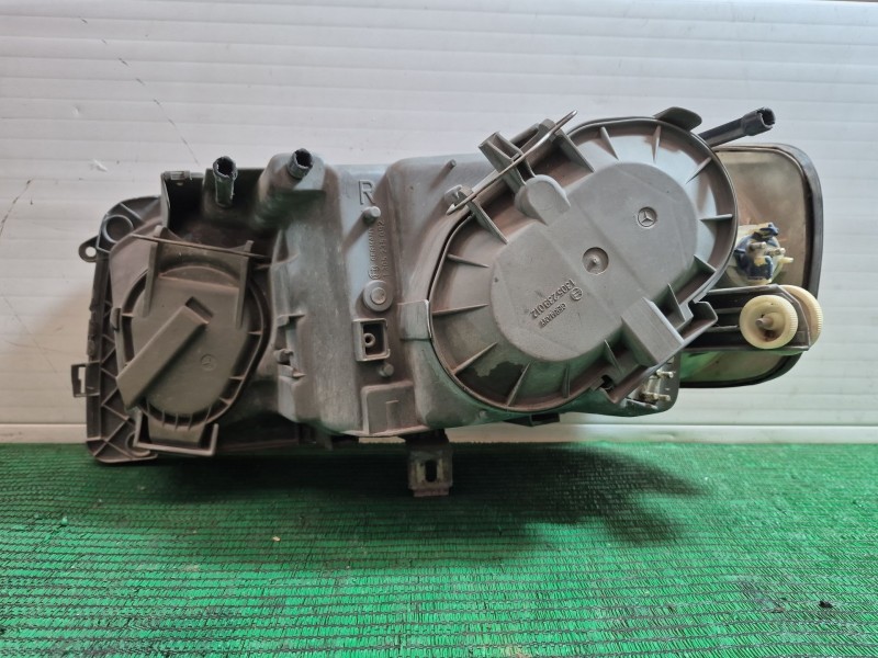 Recambio de faro derecho para mercedes-benz /8 (w114) 280 (114.060) referencia OEM IAM   