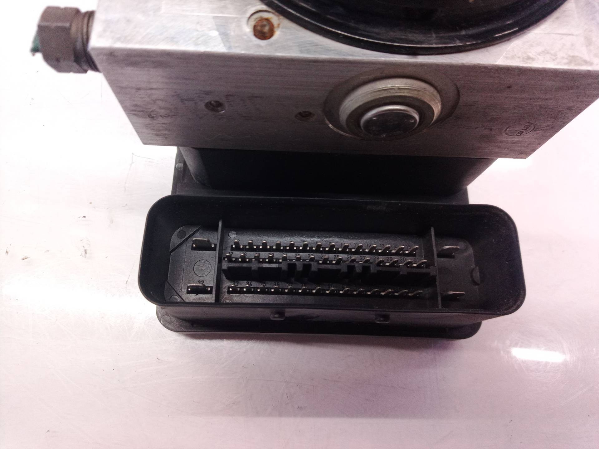 8200159837D ABS SYSTÈME ANTI-BLOCAGE DES ROUES / 00005847E0 / 10096014233 / 66 - Photo 4/10