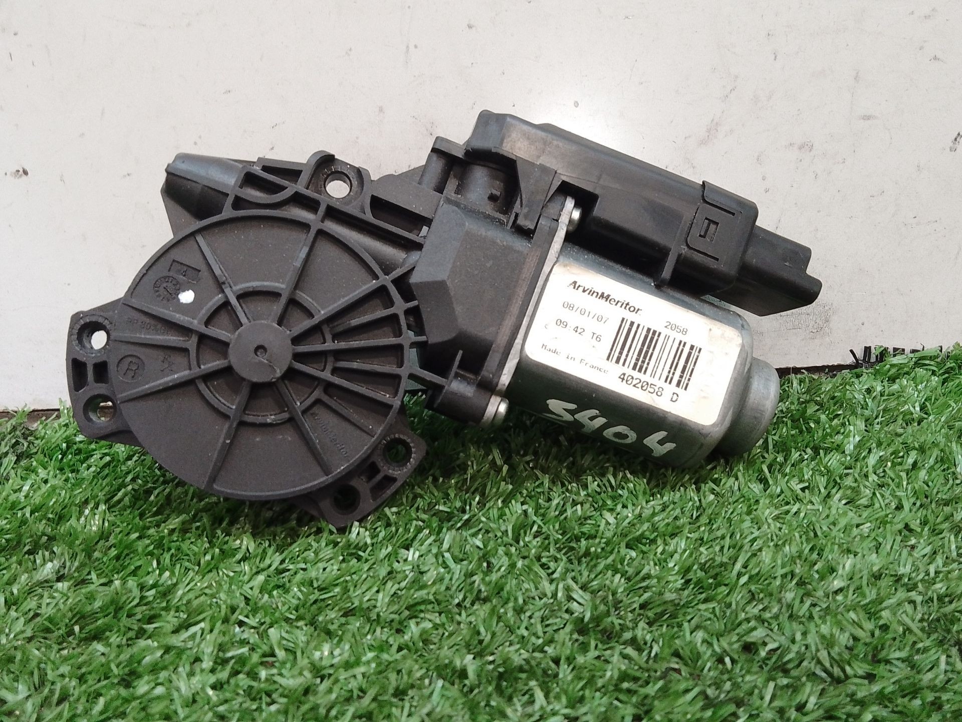 402058D MOTEUR LÈVE VITRE ARRIÈRE DROITE / 440850C / 403951A7 / 811952 POUR KIA - Photo 3/6